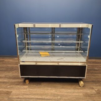 Reconditioned Federal Industries ITDSS6034F-B18 Non-Refrigerated Display Case No. 1055914